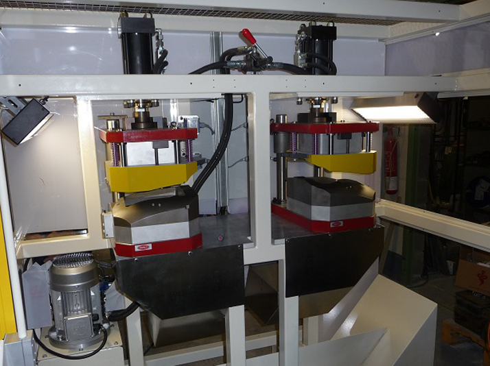 Machine de poinçonnage de passage de roues
